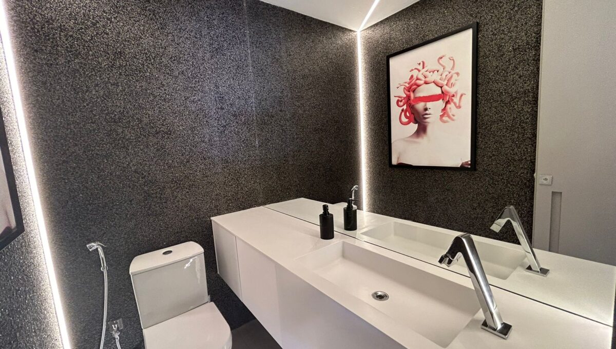 WhatsApp Image 2024-10-02 at 11.03.48 (1)